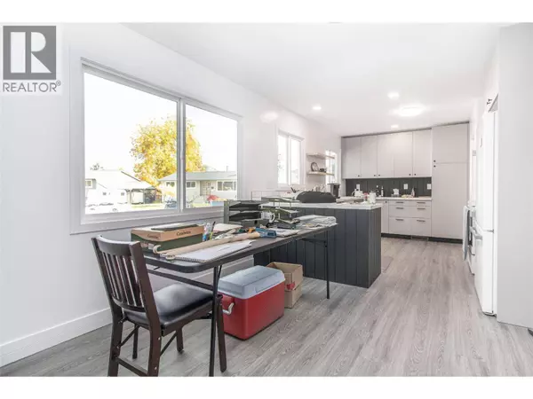 1352 Alder Court, Kelowna, BC V1Y3P9