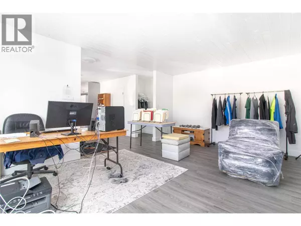 1352 Alder Court, Kelowna, BC V1Y3P9