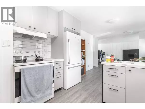 1352 Alder Court, Kelowna, BC V1Y3P9