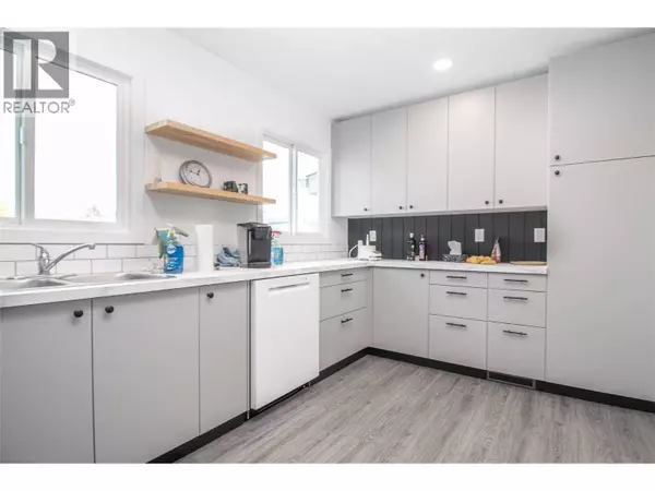 1352 Alder Court, Kelowna, BC V1Y3P9