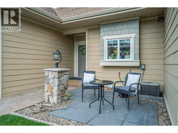 690 Lequime RD #106, Kelowna, BC V1W5B8