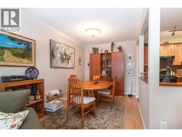 945 Lawrence AVE #307, Kelowna, BC V1Y6M3