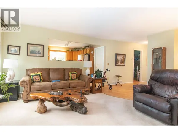 1209 Brookside AVE #2, Kelowna, BC V1Y5T5