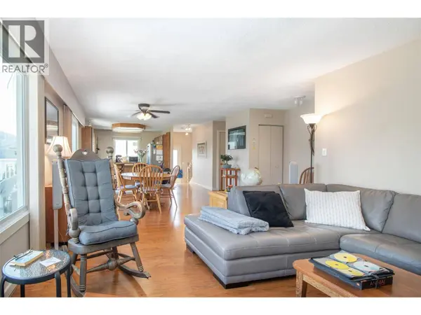 6335 Topham Place, Peachland, BC V0H1X0