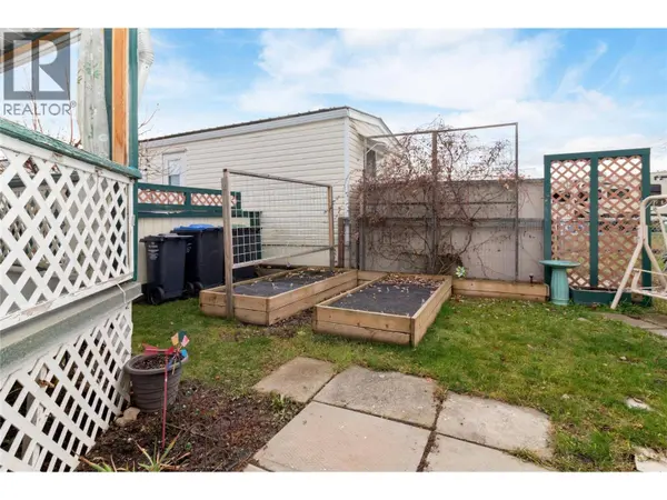 3745 Lakeshore RD #141, Kelowna, BC V1W3K4