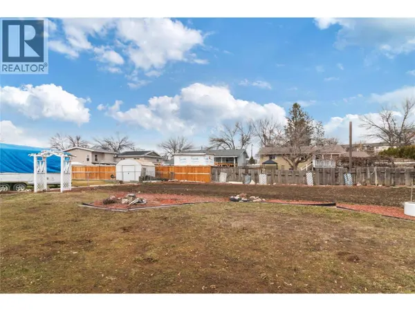 750 Falkirk Road, Kelowna, BC V1X1R1