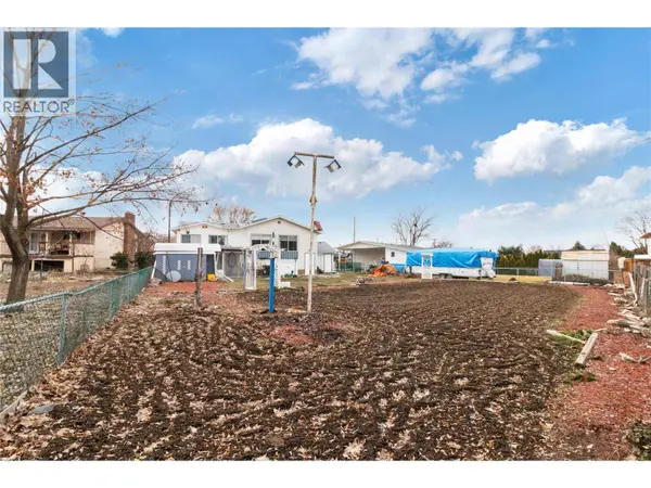 750 Falkirk Road, Kelowna, BC V1X1R1