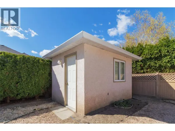 3518 Invermere Court, Kelowna, BC V1W3R5