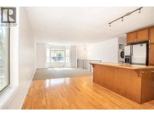 477 Clifton Road, Kelowna, BC V1V1A6