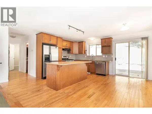 477 Clifton Road, Kelowna, BC V1V1A6