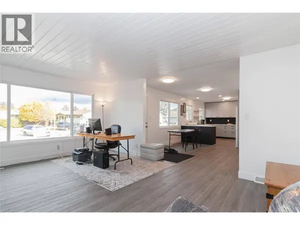 1352 Alder Court, Kelowna, BC V1Y3P9
