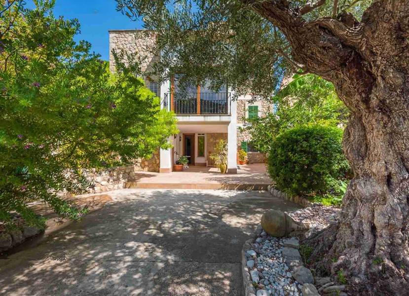Sea Front Villa in Puerto de Soller #BWP, Balearic Islands, 