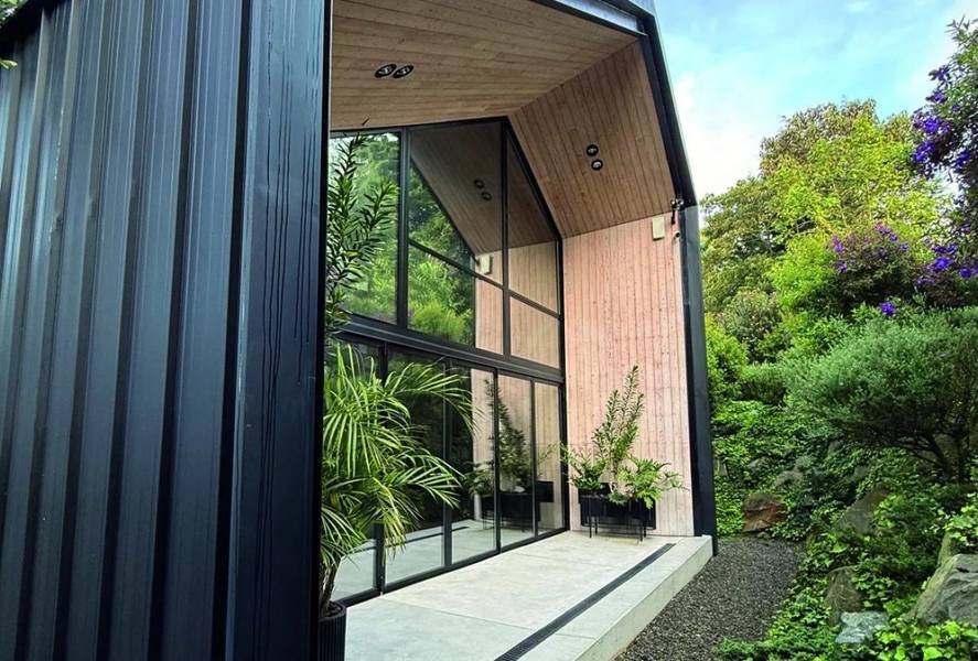 Modern House with Garden in Alto de las Palmas #LE, Colombia,