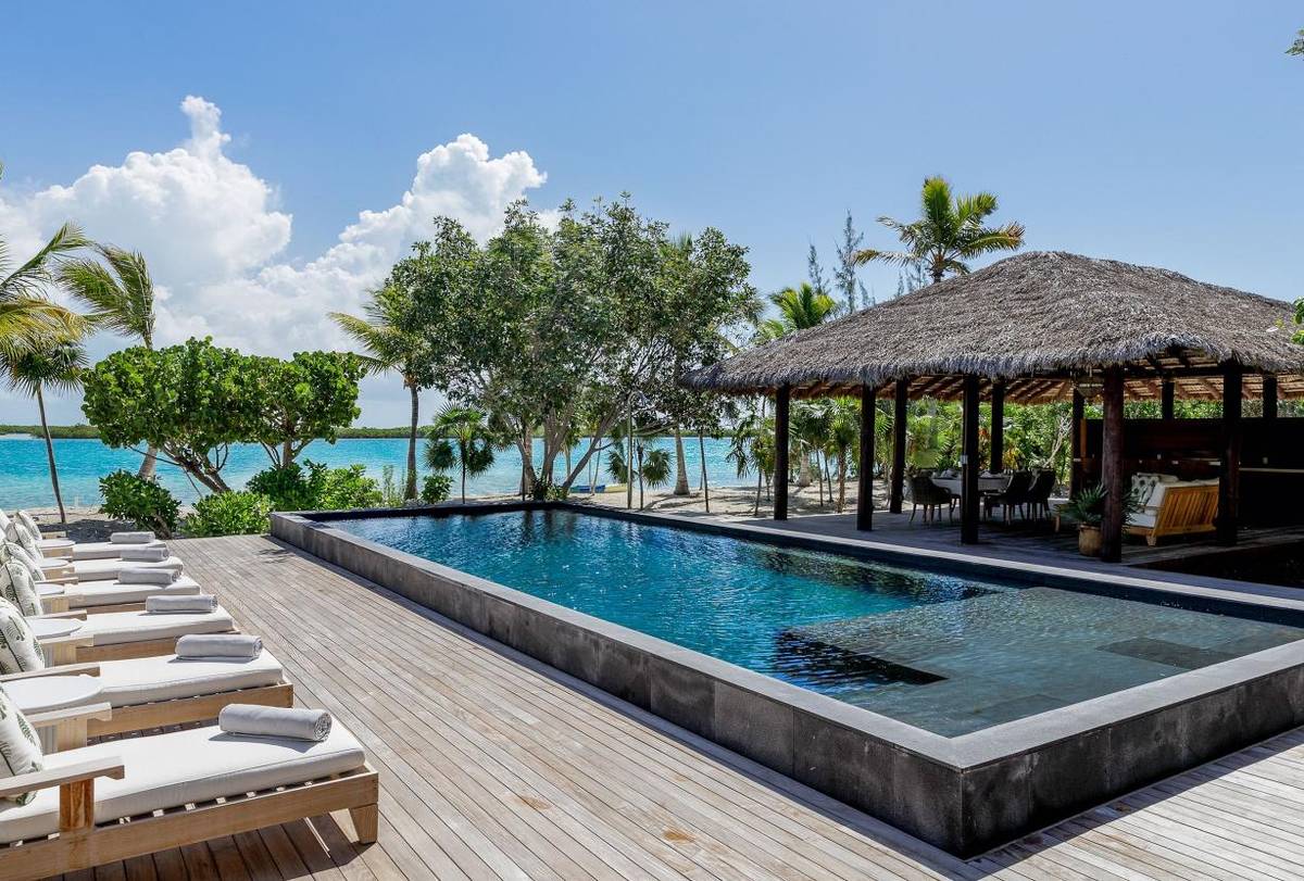 Turks And Caicos Islands,,Grace Bay Beachfront Estate with Private Pool #LE