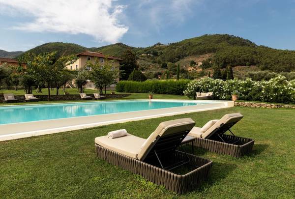 Italy,,Timeless 18th-Century Villa Near Lucca: A Tuscan Sanctuary of Elegance and Serenity #LE