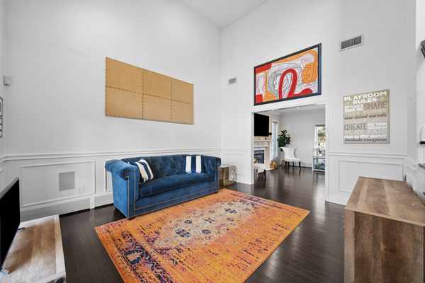 Lake Grove, NY 11755-1853,7 Park View Ln