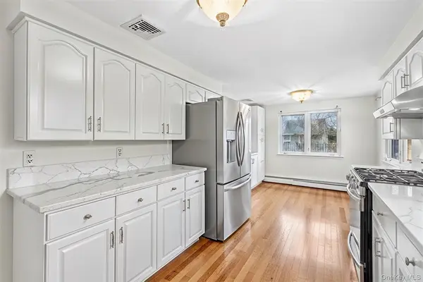 2 Almike Dr, Centereach, NY 11720-3862