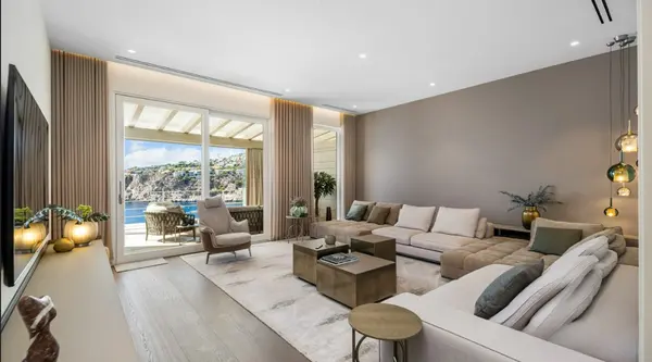 INCREDIBLE SEAFRONT VILLA IN CALA LLAMP #MAL/LOV, Mallorca,
