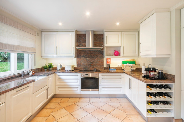 Charming 5-Bedroom Villa with Sea Views and Heated Pool in Vale do Lobo #QPSAV/Portugal, Portugal,