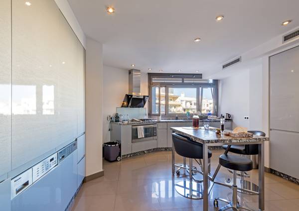 APARTMENT WITH VIEW TO THE PORT AND THE SEA IN PALMA #MAL/LOV, Mallorca,