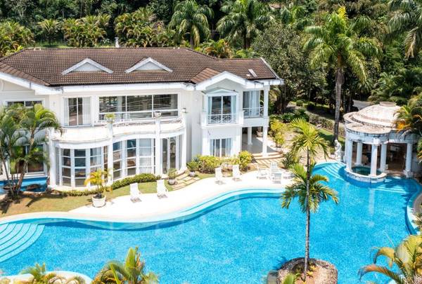 Grand Waterfront Estate with Canal Access in Portobello #LE, Brazil,