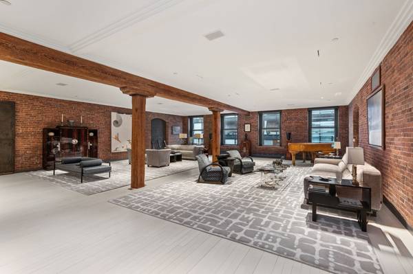 500 Greenwich St #401, New York, NY 10013