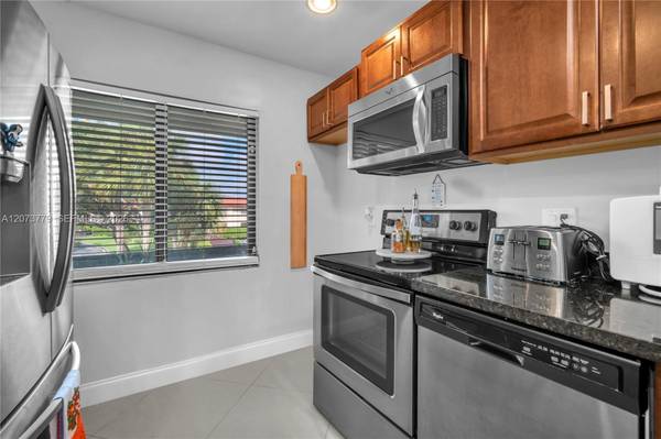 7956 Eastlake Dr # F BOCA RATON, Fl 33433,