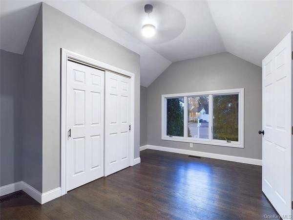 115 Clinton AVE, Patchogue, NY 11772