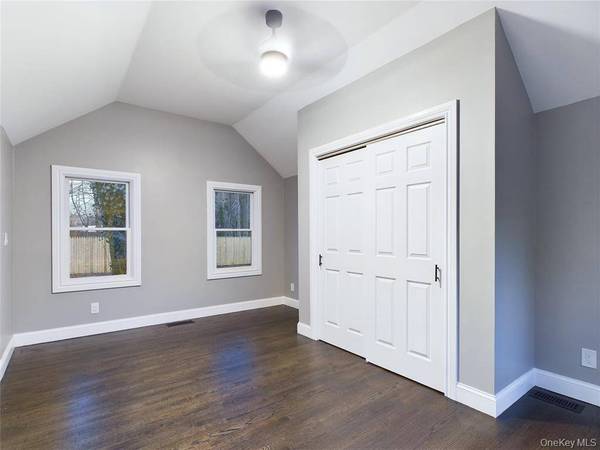 115 Clinton AVE, Patchogue, NY 11772