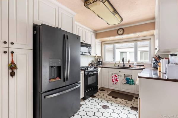 2508 E 64th ST, Brooklyn, NY 11234