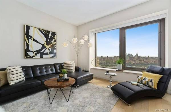 75 Wall St APT 36R, New York, NY 10005