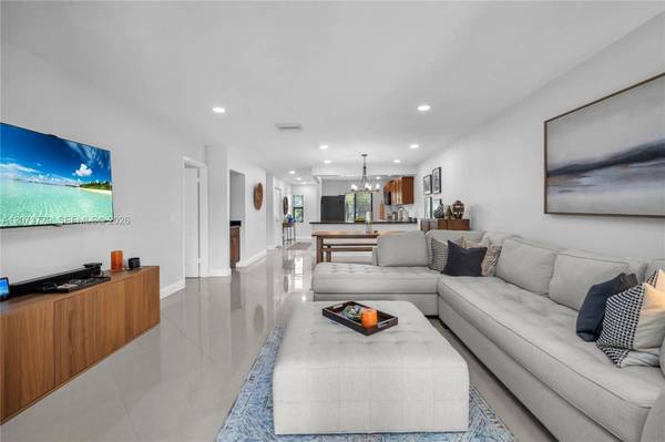7956 Eastlake Dr # F BOCA RATON, Fl 33433,