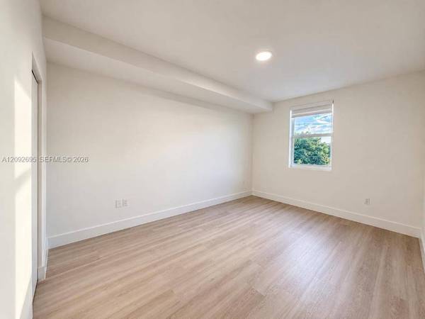 501 N Dixie Hwy # B207 HALLANDALE BEACH, Fl 33009,