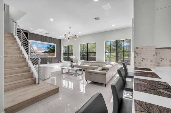 8840 Waterview Ter PARKLAND, Fl 33076-2862,