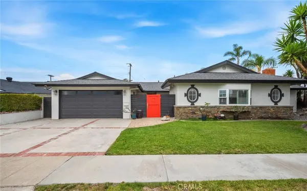 5471 Meadowlark DR, Huntington Beach, CA 92649