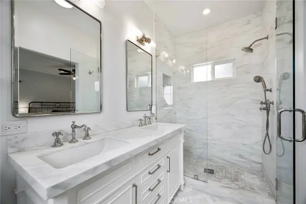 5471 Meadowlark DR, Huntington Beach, CA 92649