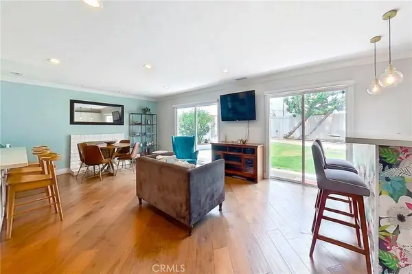 5471 Meadowlark DR, Huntington Beach, CA 92649