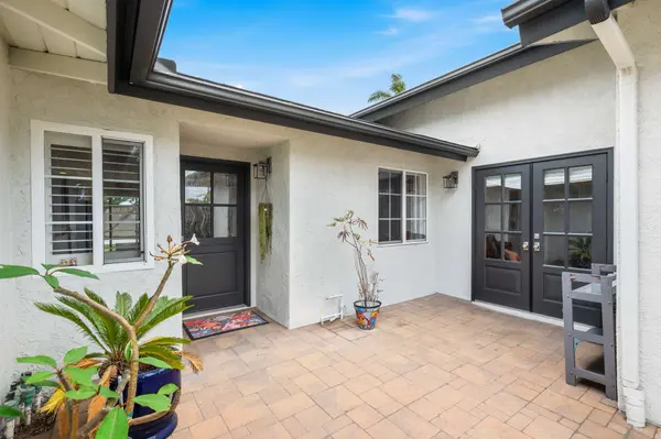 5471 Meadowlark Dr, Huntington Beach, CA 92649-2641