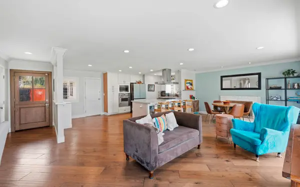 5471 Meadowlark Dr, Huntington Beach, CA 92649-2641