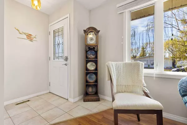 324 Lynnview CRES SE, Calgary, AB T2C 1Y4