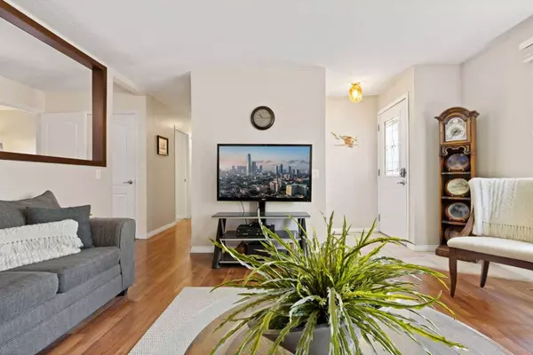 324 Lynnview CRES SE, Calgary, AB T2C 1Y4