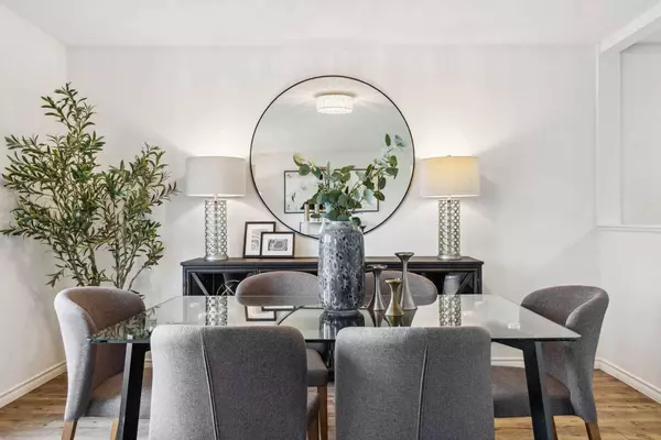 636 Midridge DR SE, Calgary, AB T2X 1C1