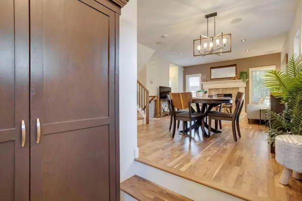 529 34 ST NW #4, Calgary, AB T2N 2X8