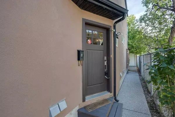 529 34 ST NW #4, Calgary, AB T2N 2X8