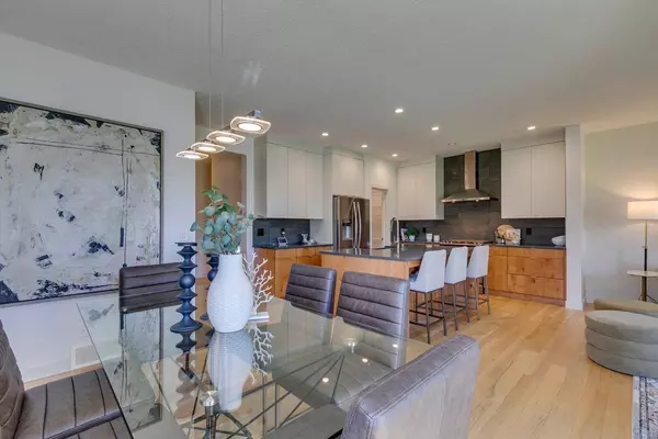 69 Shawnee GN Southwest, Calgary, AB T2Y 0P5