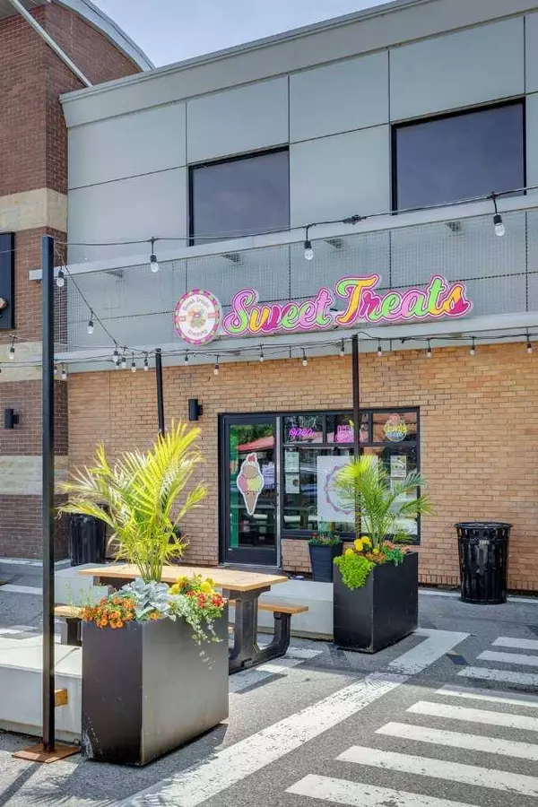 1109 9 AVE Southeast, Calgary, AB T2G 0S7