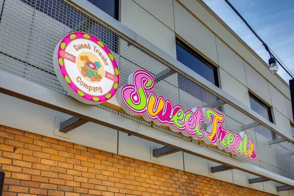 1109 9 AVE Southeast, Calgary, AB T2G 0S7