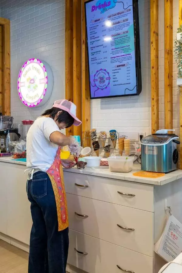 1109 9 AVE Southeast, Calgary, AB T2G 0S7