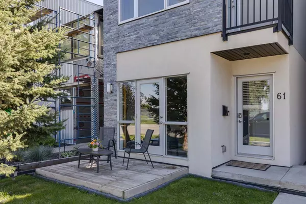 61 30 AVE SW, Calgary, AB T2S 2Y4