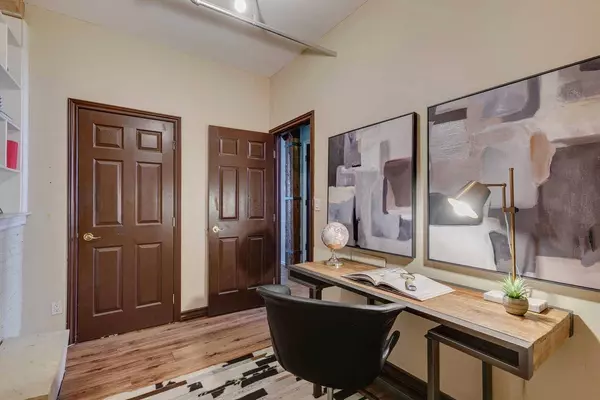 220 11 AVE SE #221, Calgary, AB T2G 0X8